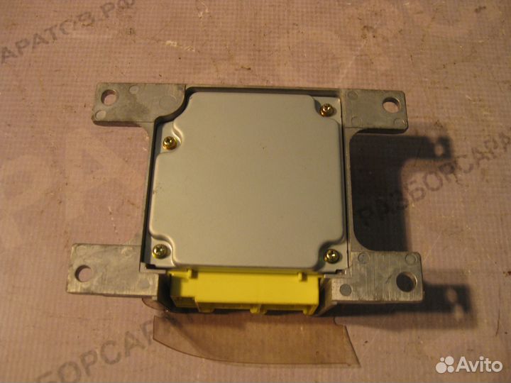 Блок упр-я подушками безоп-ти Мицубиши Паджеро 3