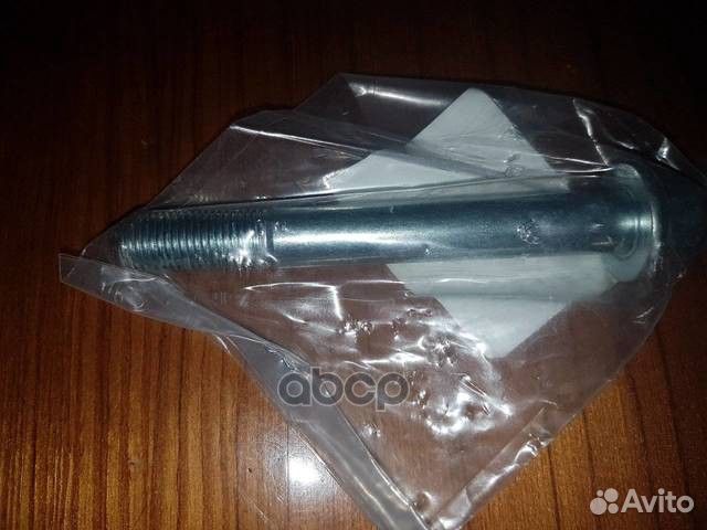 Болт рессоры задней подвески MU000412 mitsubishi