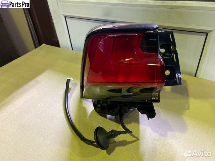 Левый фонарь в крыло Лексус нх 2017-2021