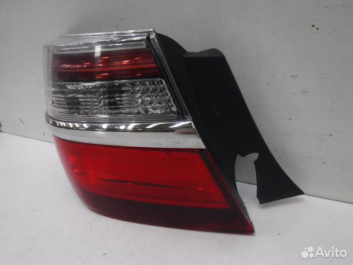 Фонарь задний наружный левый Toyota Camry
