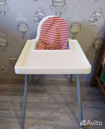 Стульчик для кормления IKEA с подножкой