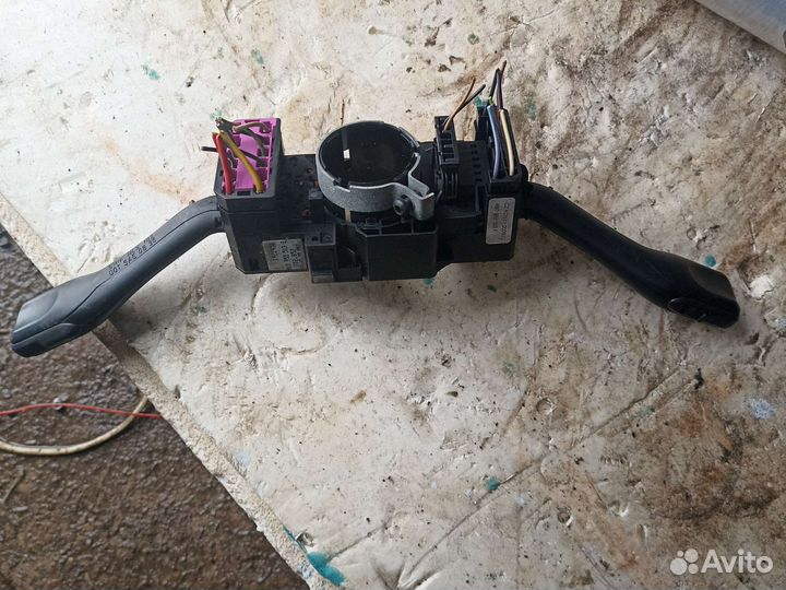 Фольцваген 8L0953513G подрулевой переключатель