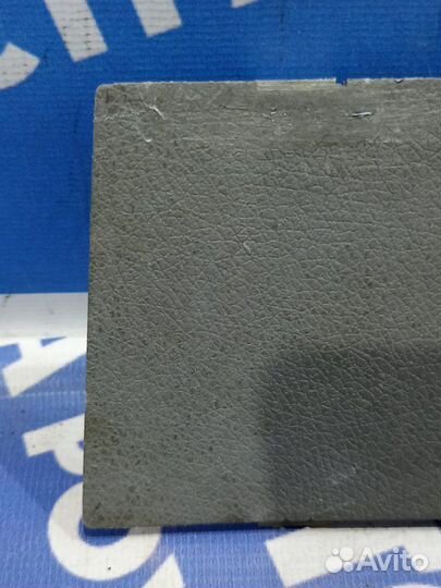 Боковая накладка центральной консоли Ваз Лада