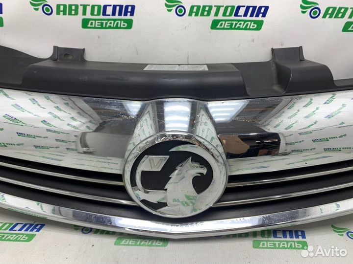 Решетка радиатора передняя Opel Zafira B минивэн