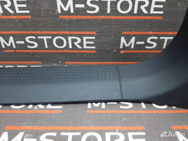 Накладка на порог салона передняя левая Audi A8