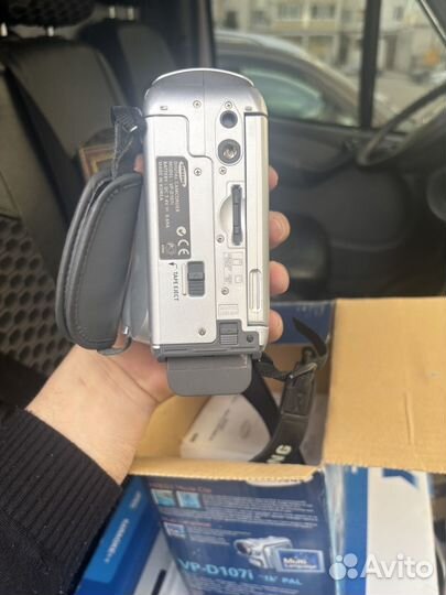 Цифровая видеокамера samsung