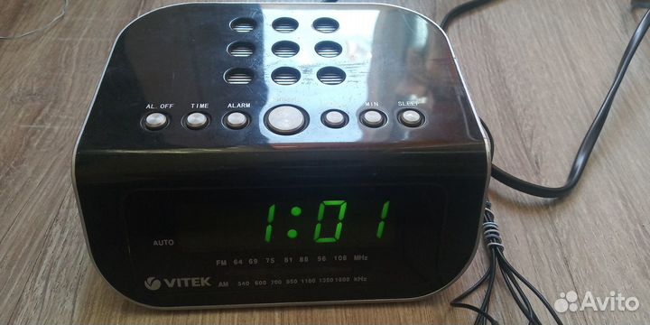 Радиобудильник Vitek VT6601