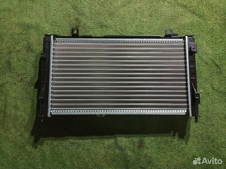 Радиатор охлаждения двигателя LADA Granta