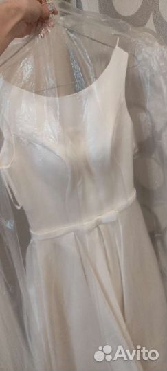 Свадебное платье 44 бу