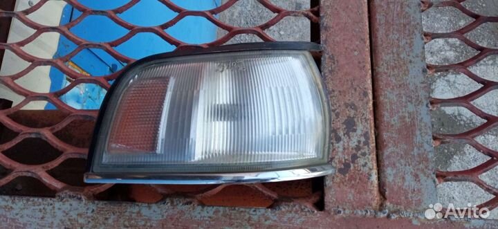 Cresta GX81 габарит передний правый