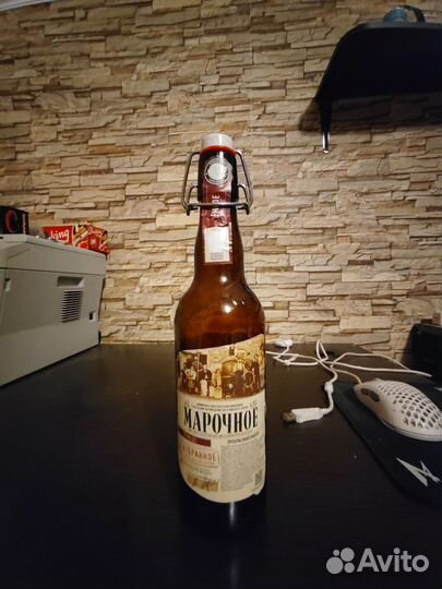 Бутылка с бугельной пробкой