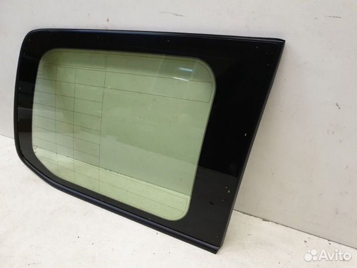 Стекло в крыло заднее правое Toyota Land Cruiser