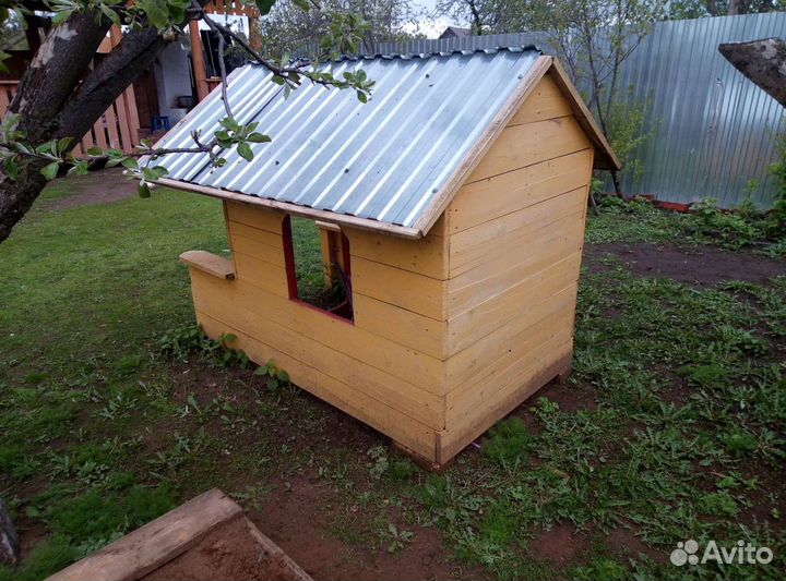 Детский игровой домик из дерева