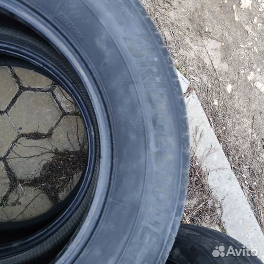 Bridgestone Alenza 001 215/65 R16