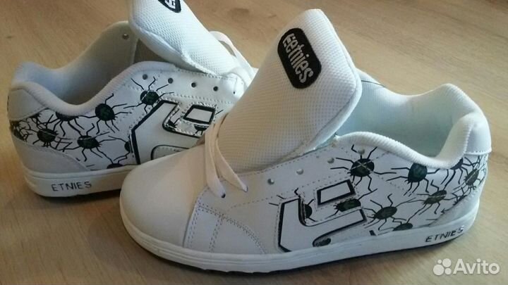 Модные кроссовки 37,5 р-р по стельке 23,5 кожа