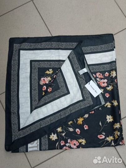 Платок Christian Dior новый