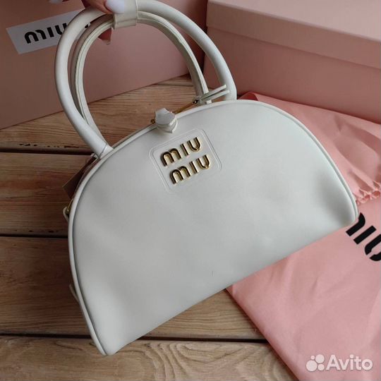 Сумка кожаная Miu Miu белая