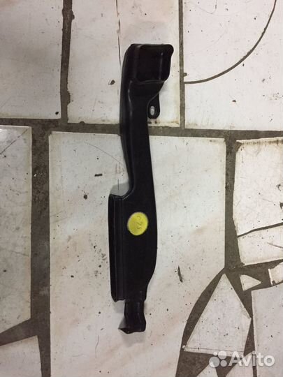 Воздуховод отопителя Audi A8