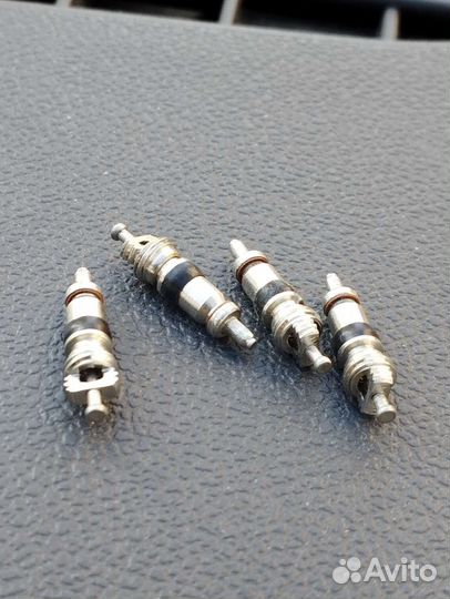 Набор металлических колпачков для ниппеля колеса