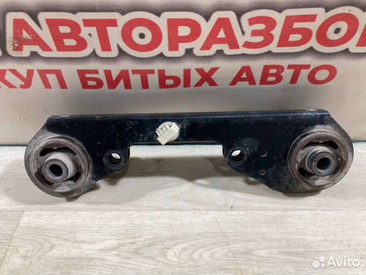 Кронштейн редуктора Renault Duster 2014