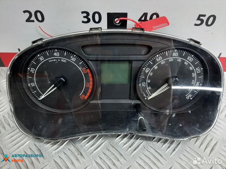 Щиток приборов (приборная панель) Skoda Fabia