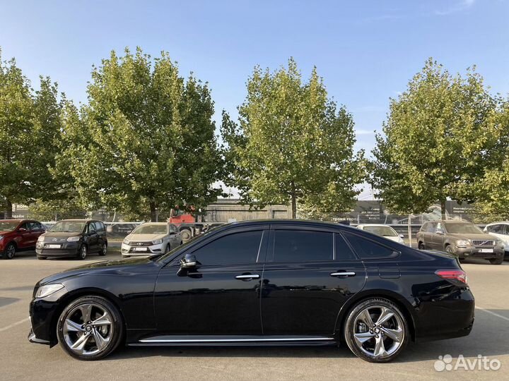 Toyota Crown, 2018