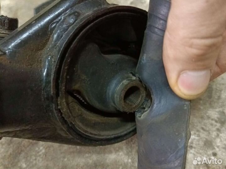 Опора кронштейн двигателя g4ea g4eb акцент