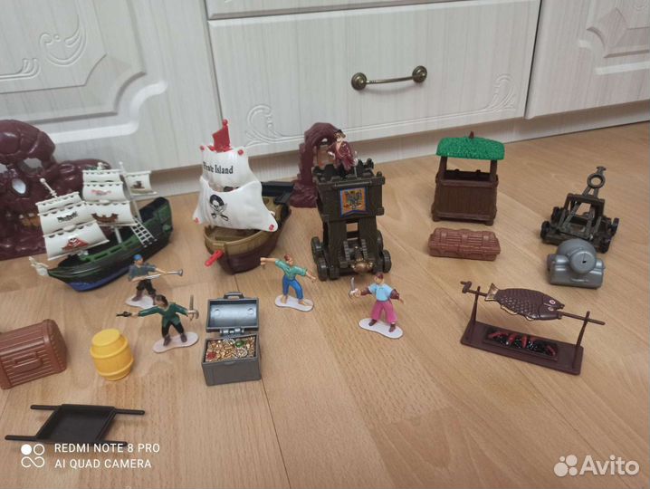 Пиратский набор, голодные бегемотики и касса