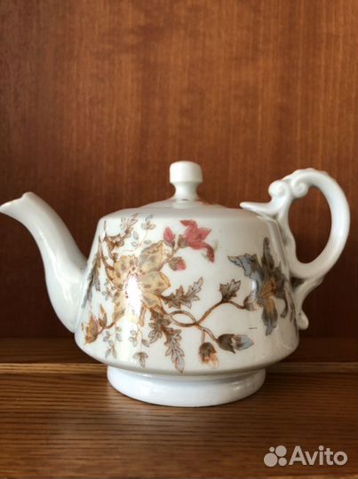 Антикварный чайник