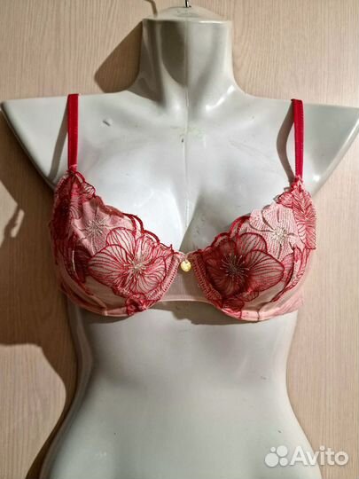 Бюстгальтера