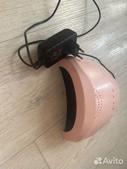 Лампа для ногтей