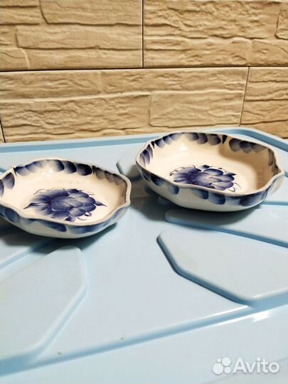 Не большие подносики гжельдля закусок