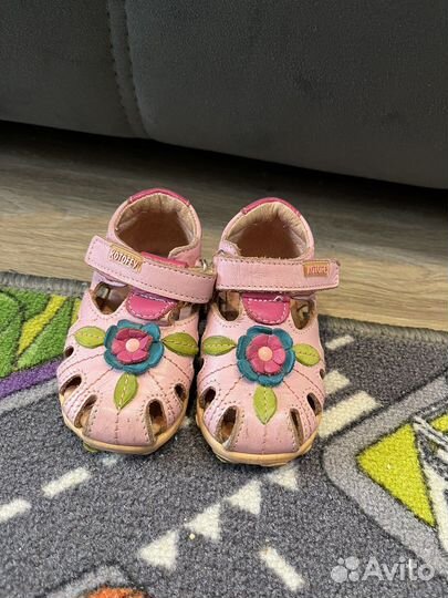 Сандалии для девочки