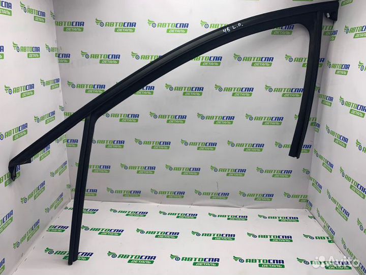 Уплотнитель двери стекла передний левый Mazda 3Bp