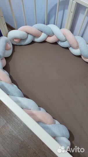 Бортики косички в детскую кроватку