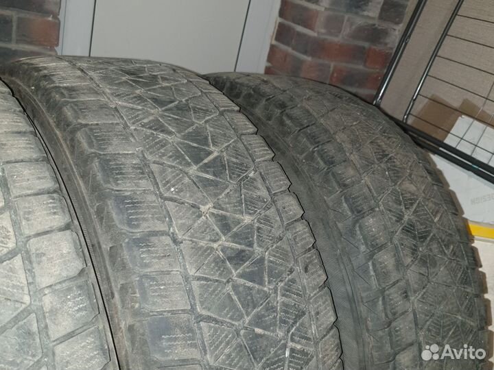 Bridgestone Blizzak DM-V2 225/65 R17