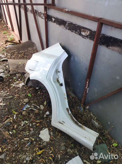 Задняя крыло правая на Шевроле Лачетти