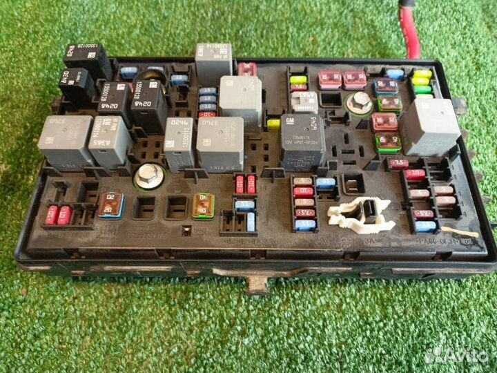 Блок предохранителей Chevrolet Cruze хэтчбек 1.6