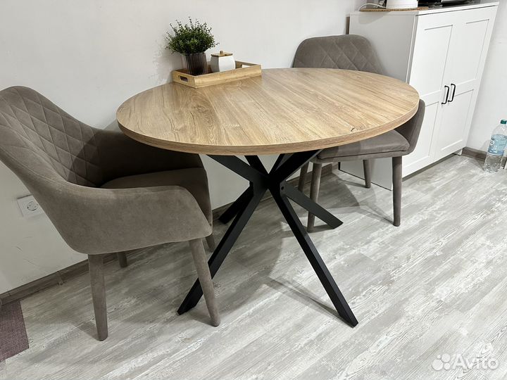 Стол круглый