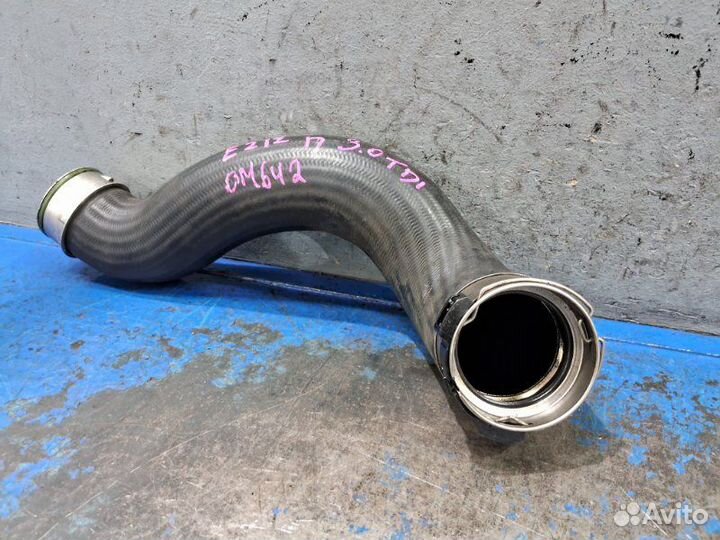 Патрубок интеркулера правый Mercedes E W212 OM642