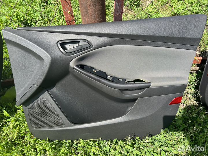 Дверные карты Форд фокус 3 хетчбэк 2012г