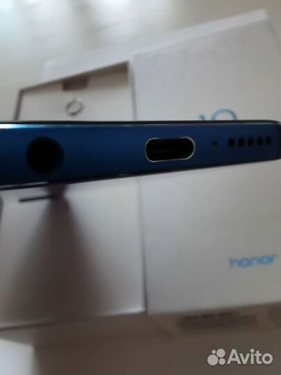HONOR 10, 4/64 ГБ