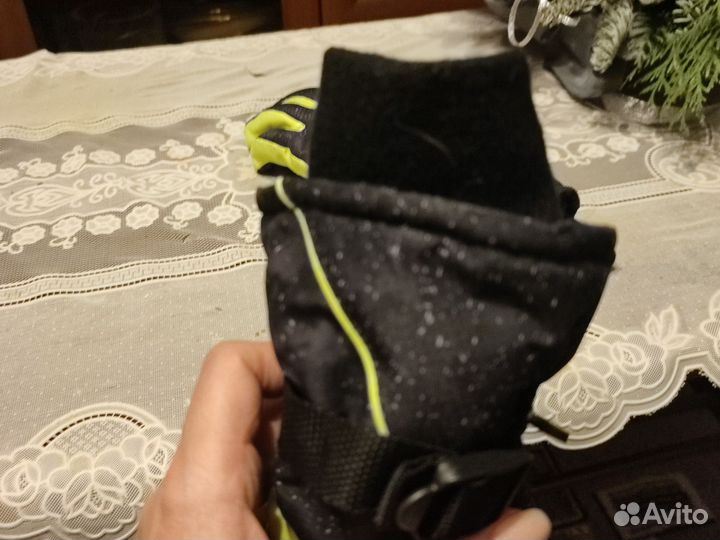 Горнолыжные перчатки