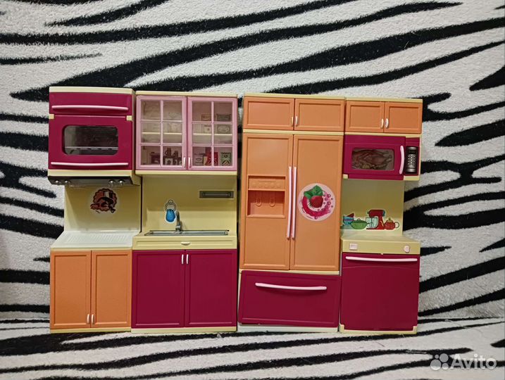 Детская кухня для кукол