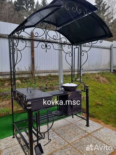 Мангал с крышей