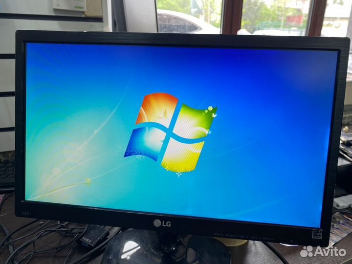 Монитор 20 дюймов