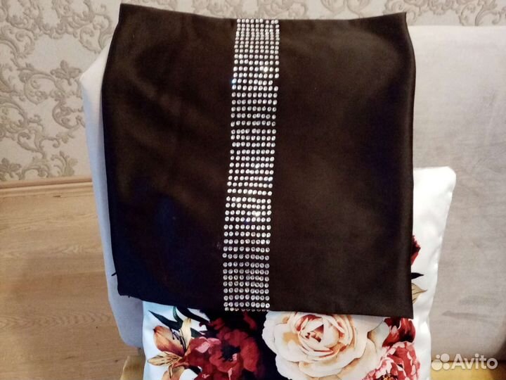 Подушечка со стразами
