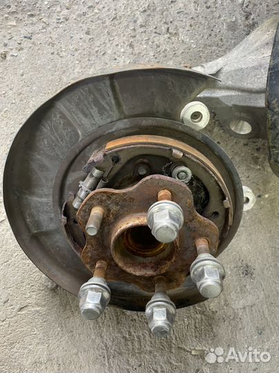 Задние кулаки nissan fuga y51