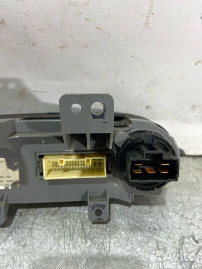 Блок управления печкой Hyundai Ix35 2.0 D4HA 2012