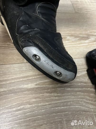 Мотоботы tsx